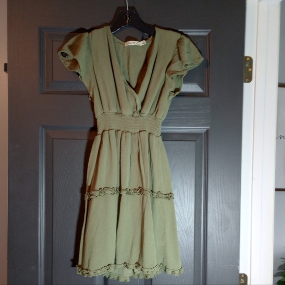 Liberty Love Olive V Neck Midi Ruched Dress Crepe Flutter Sleeve Smocked Waist M - Picture 1 of 6